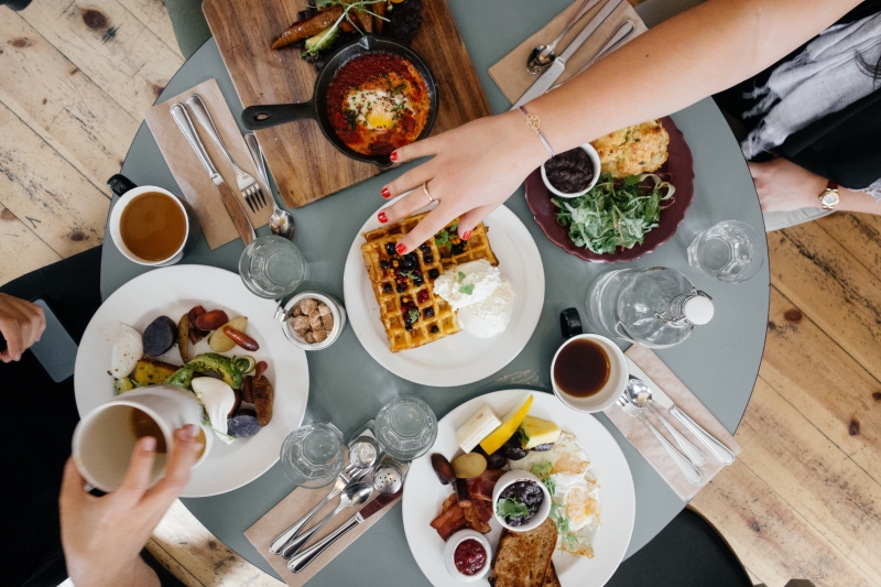 restaurant-COTIGNAC-min_breakfast-690128